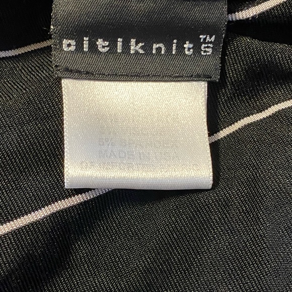 Citiknits top 🖤 - Picture 4 of 4